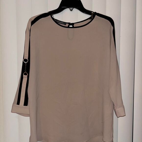 Women's Blouse with sleeve accent - Picture 1 of 5